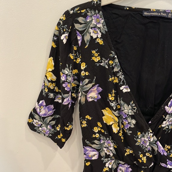 Floral Abercrombie & Finch Romper - Picture 4 of 6